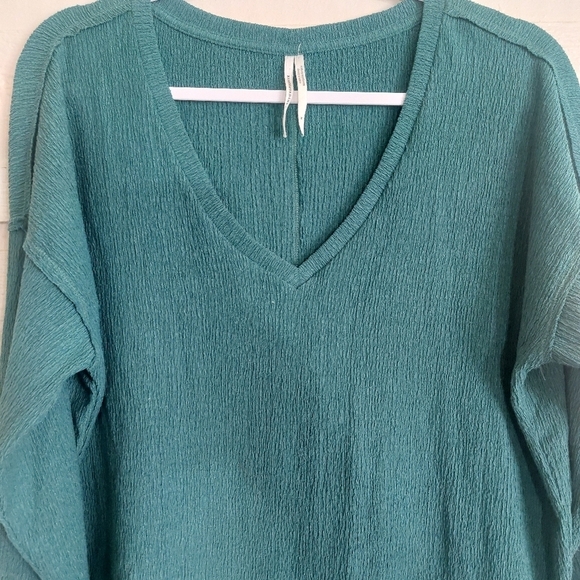 Anthropologie Long Sleeve Textured V-neck Top- size M - Picture 4 of 7
